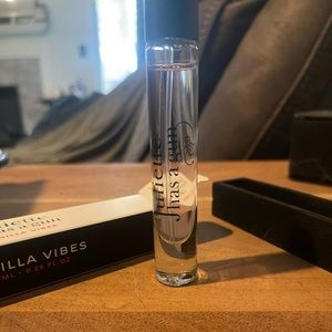 NWT Vanilla Vibes Juliette Has A Gun Perfume
